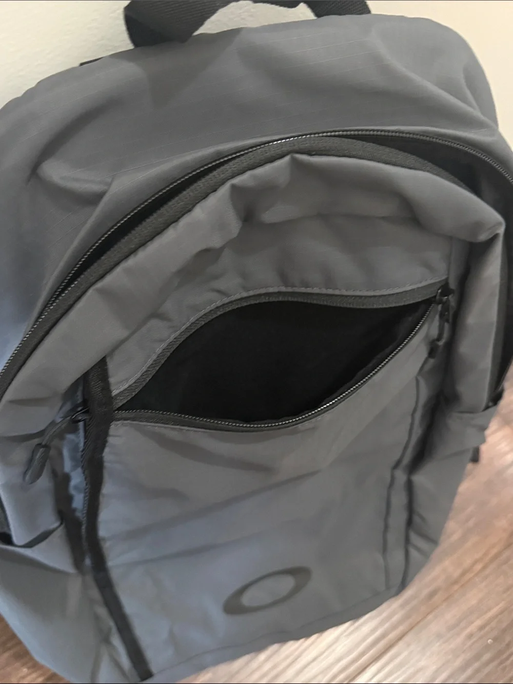 Oakley 22L Sport Backpack Forged Iron Men's Everyday Backpack NWT!